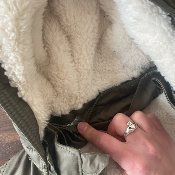 Army Green waterproof coat - Picture 3 of 5